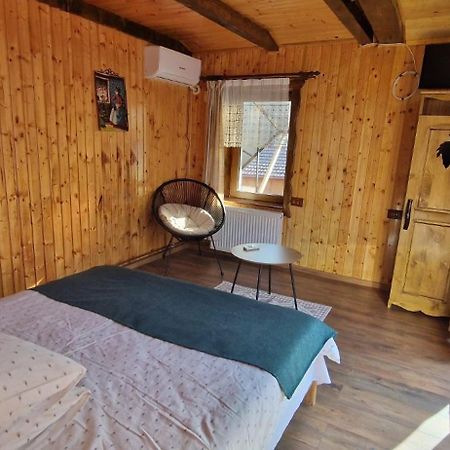 Casa Bunicii 호텔 Costeşti 외부 사진