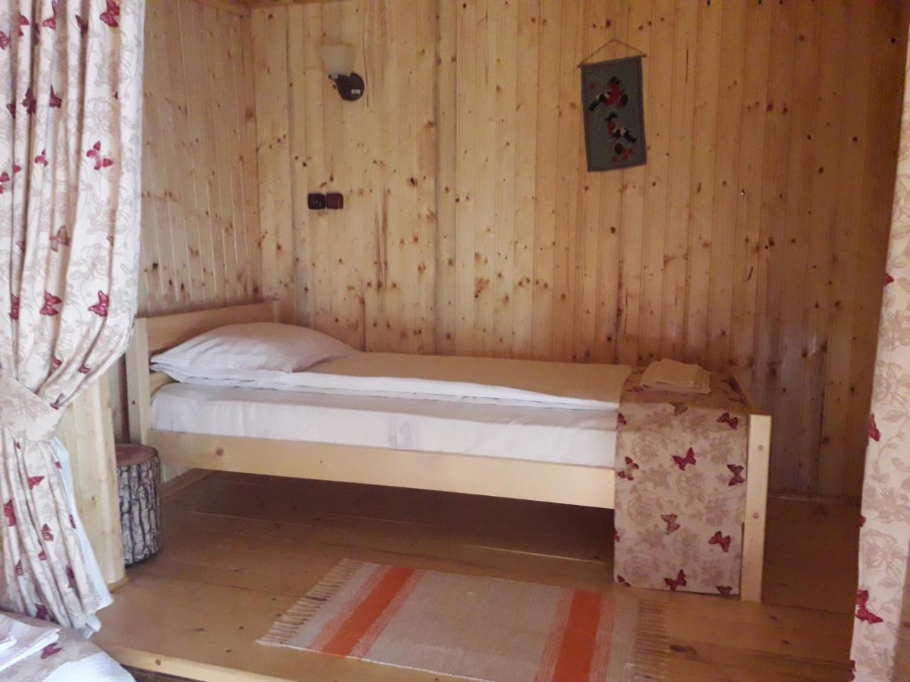 Casa Bunicii 호텔 Costeşti 외부 사진
